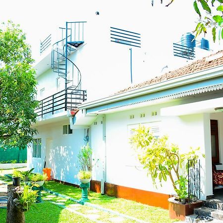 Mama Beach Villa Negombo Exterior foto
